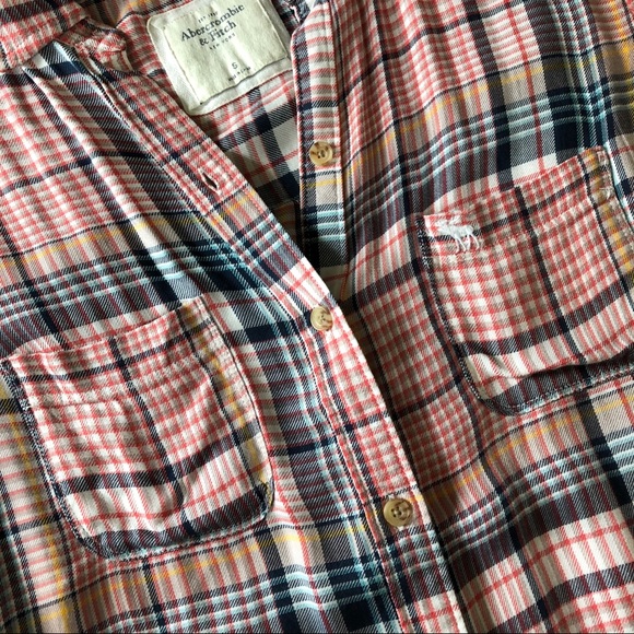 NWOT A&F Red & Blue Plaid Flannel Button Down - S - Picture 2 of 5